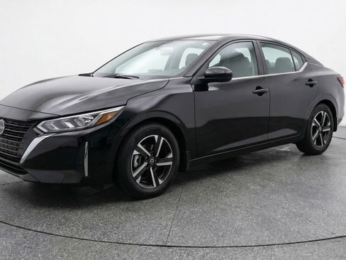 Used 2025 Nissan Sentra SV FWD image 3