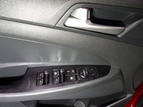 Used 2019 Hyundai Tucson SE image 9