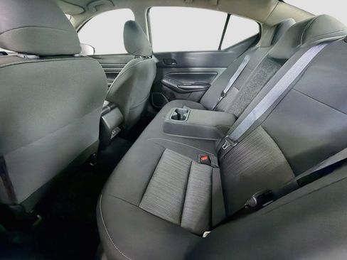 Used 2025 Nissan Altima 2.5 SV FWD image 25