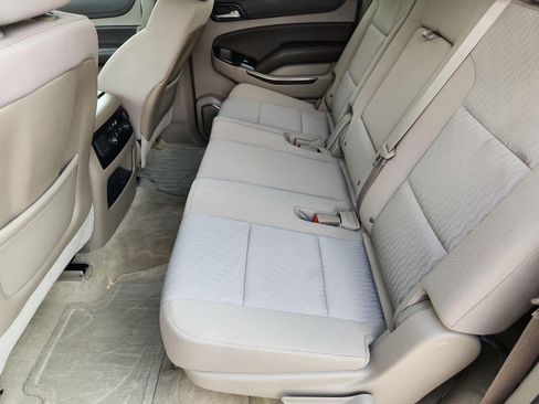 Used 2015 Chevrolet Suburban LS RWD image 3
