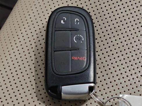 Used 2017 RAM 1500 Laramie w/ Convenience Group AWD/4WD image 14