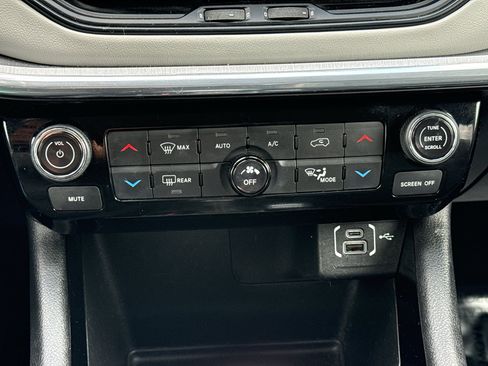 Used 2022 Jeep Compass Limited AWD/4WD image 27