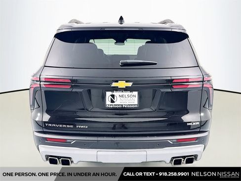 Used 2026 Chevrolet Traverse LT AWD/4WD image 6