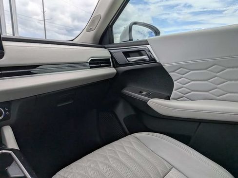 Used 2025 Mitsubishi Outlander SEL FWD image 17