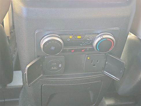 Used 2022 Ford Explorer Limited w/ Equipment Group 301A image 18