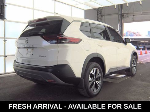 Used 2023 Nissan Rogue SV image 6