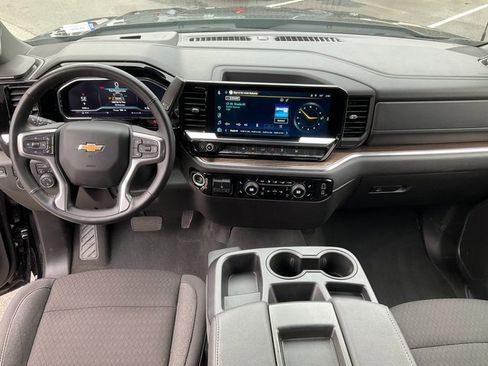 Used 2025 Chevrolet Silverado 1500 LT image 4