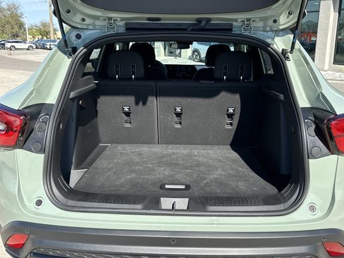 Used 2024 Chevrolet Trax RS w/ Sunroof Package image 12