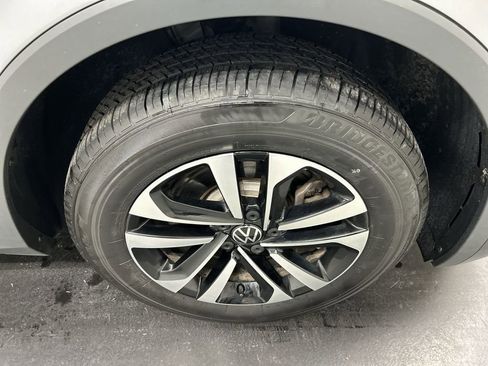 Certified 2024 Volkswagen Tiguan S image 8