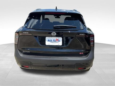 New 2026 Nissan Kicks SR FWD image 7