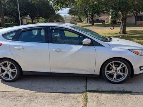 Used 2015 Ford Focus Titanium image 1