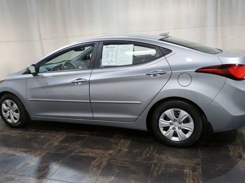Used 2016 Hyundai Elantra SE FWD image 9