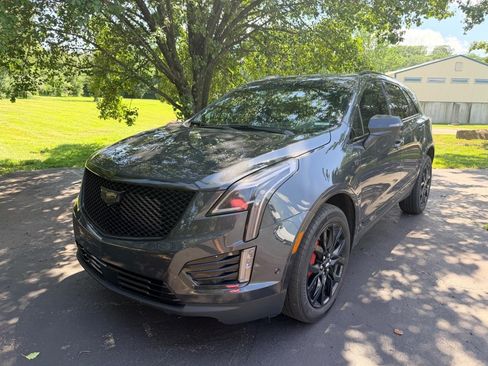 Used 2023 Cadillac XT5 Sportv w/ Technology Package AWD/4WD image 2
