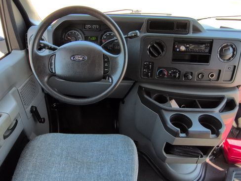 Used 2010 Ford E-350 and Econoline 350 Super Duty RWD image 13