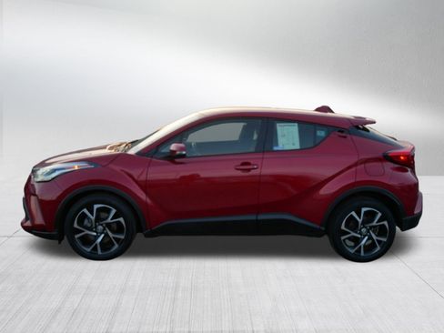 Used 2020 Toyota C-HR XLE image 4