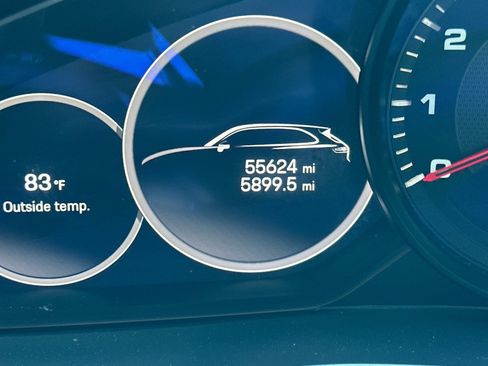 Certified 2023 Porsche Cayenne w/ Premium Package AWD/4WD image 26