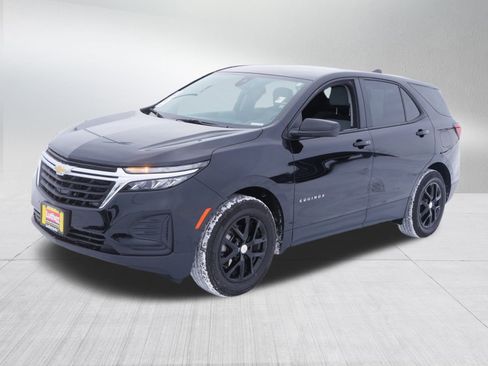 Used 2024 Chevrolet Equinox LS image 3