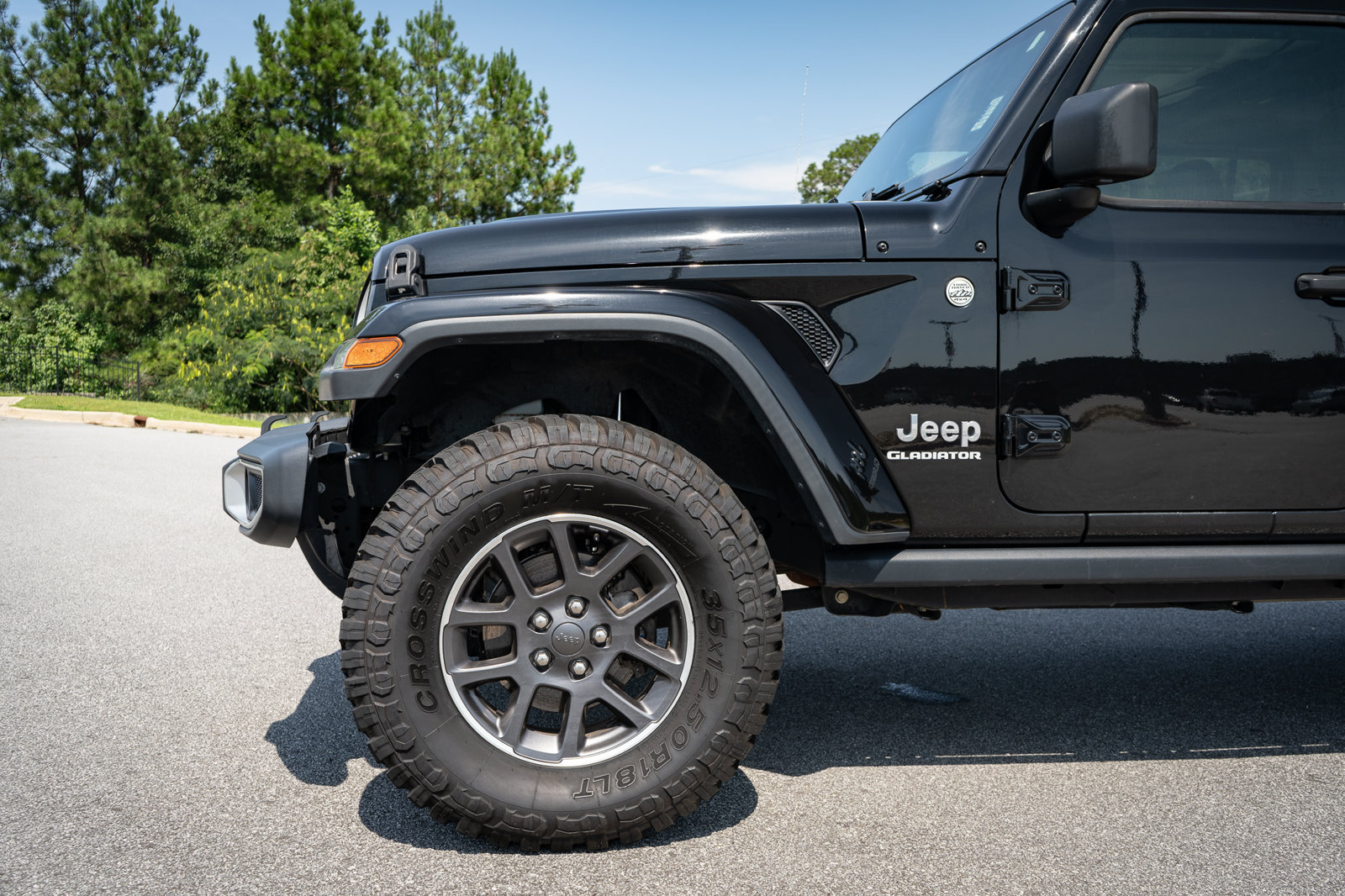 Used 2020 Jeep Gladiator Overland AWD/4WD image 4