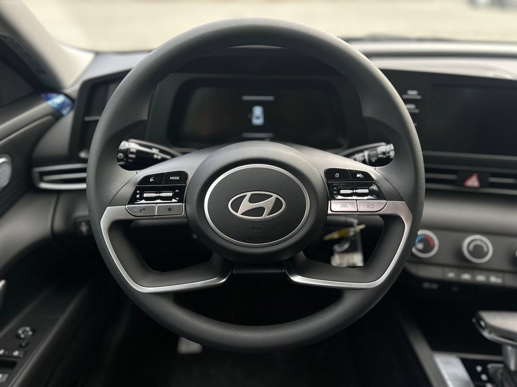 Certified 2026 Hyundai Elantra SE FWD image 20