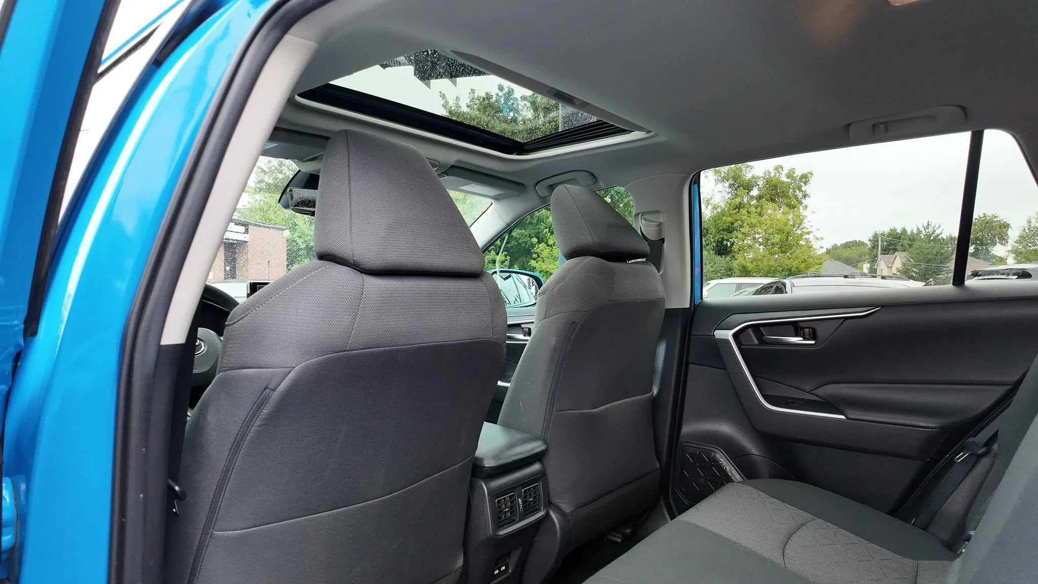Used 2021 Toyota RAV4 XLE w/ Convenience Package AWD/4WD image 20