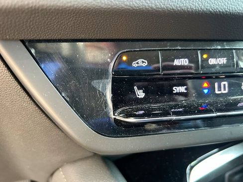 Used 2023 Buick Envision Essence AWD/4WD image 30