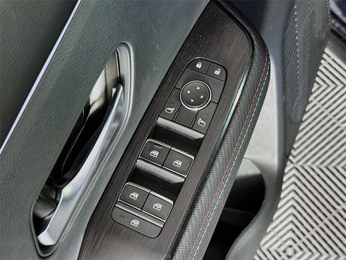Certified 2026 Nissan Kicks SR FWD image 18