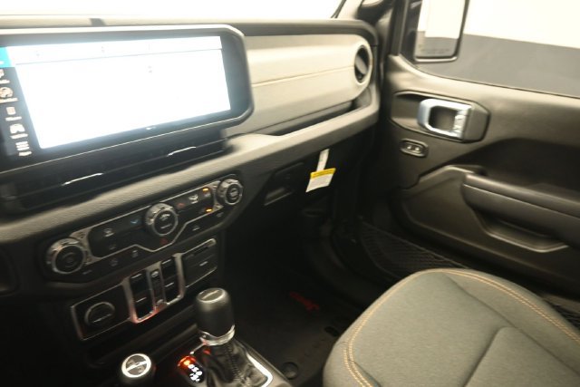 Used 2025 Jeep Gladiator Sport AWD/4WD image 28
