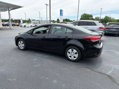 Used 2017 Kia Forte LX FWD image 5
