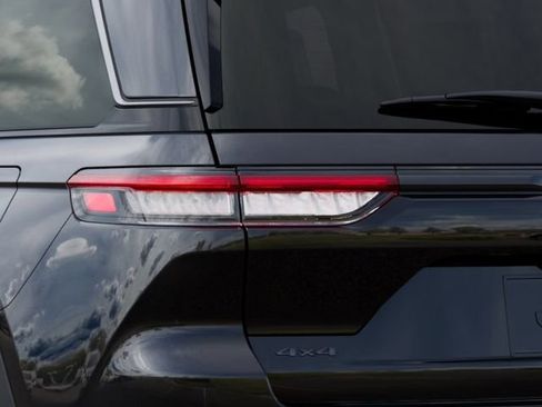 New 2026 Jeep Grand Cherokee Altitude AWD/4WD image 9