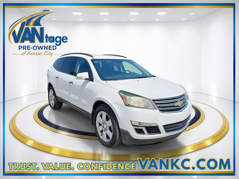 Used 2016 Chevrolet Traverse LT w/ Style and Technology Package AWD/4WD image 3
