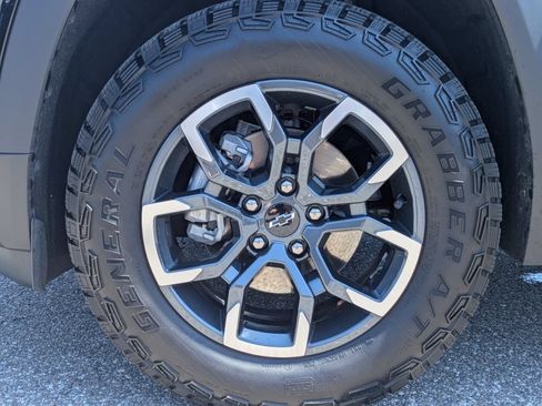 Used 2026 Chevrolet Equinox ACTIV w/ Convenience Package III FWD image 10