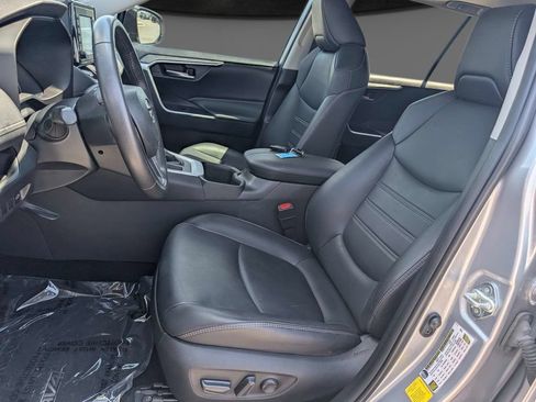 Used 2022 Toyota RAV4 XLE Premium FWD image 17