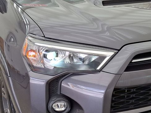 Used 2021 Toyota 4Runner Venture image 28