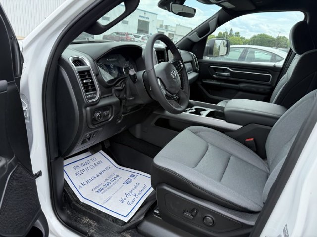 Used 2026 RAM 1500 Big Horn AWD/4WD image 8