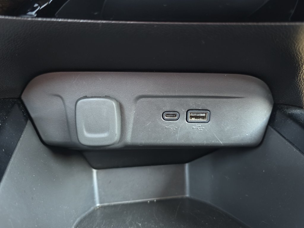 Used 2025 Chevrolet Trax LT FWD image 25