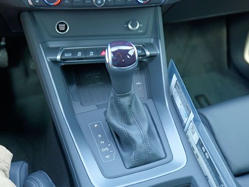 New 2025 Audi Q3 2.0T Premium image 19