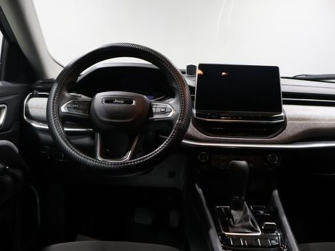 Used 2022 Jeep Compass Sport image 17