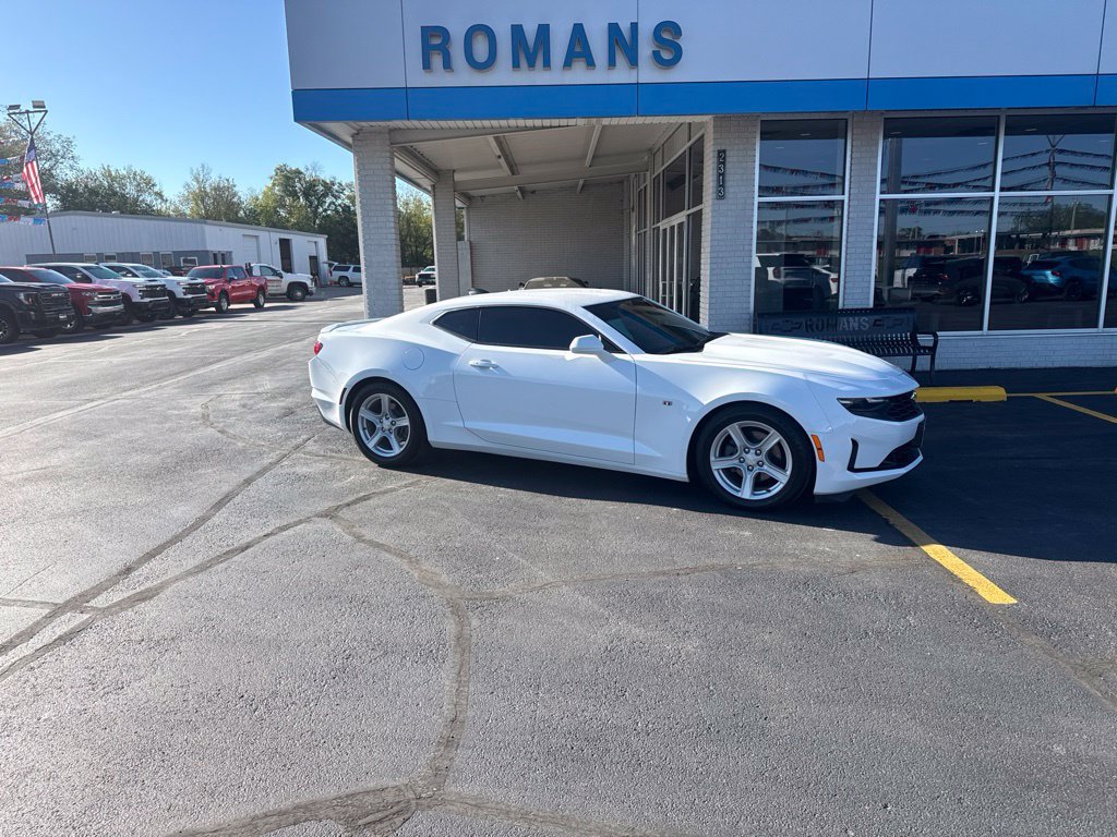 Used 2023 Chevrolet Camaro LT RWD image 2