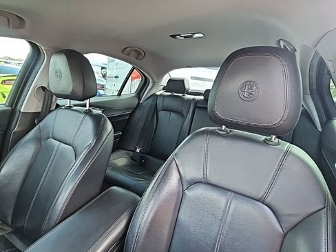 Used 2018 Alfa Romeo Giulia image 18