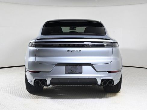 Certified 2025 Porsche Cayenne S image 6