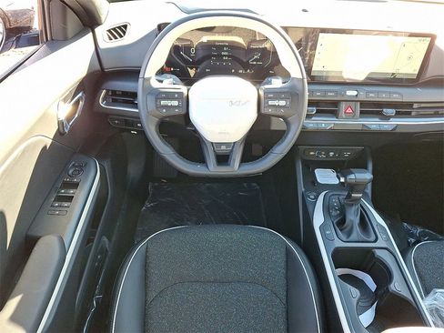 New 2025 Kia K4 GT-Line image 7