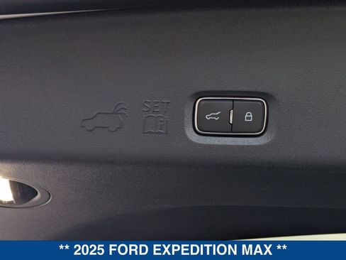 New 2025 Ford Expedition Max Active image 15