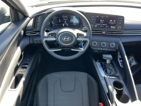 New 2026 Hyundai Elantra SE image 15