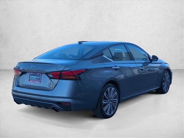 Used 2023 Nissan Altima 2.5 SL FWD image 6