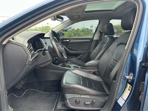 Used 2019 Volkswagen Jetta SEL Premium image 9