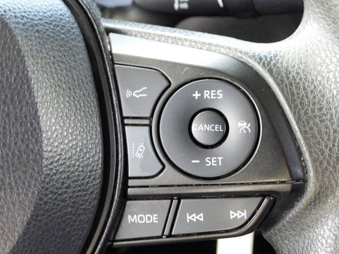 Used 2022 Toyota Corolla LE FWD image 73