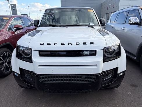 Used 2023 Land Rover Defender 110 X-Dynamic SE image 2