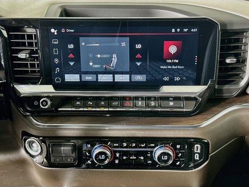 Used 2024 GMC Sierra 1500 SLT w/ SLT Premium Plus Package AWD/4WD image 24