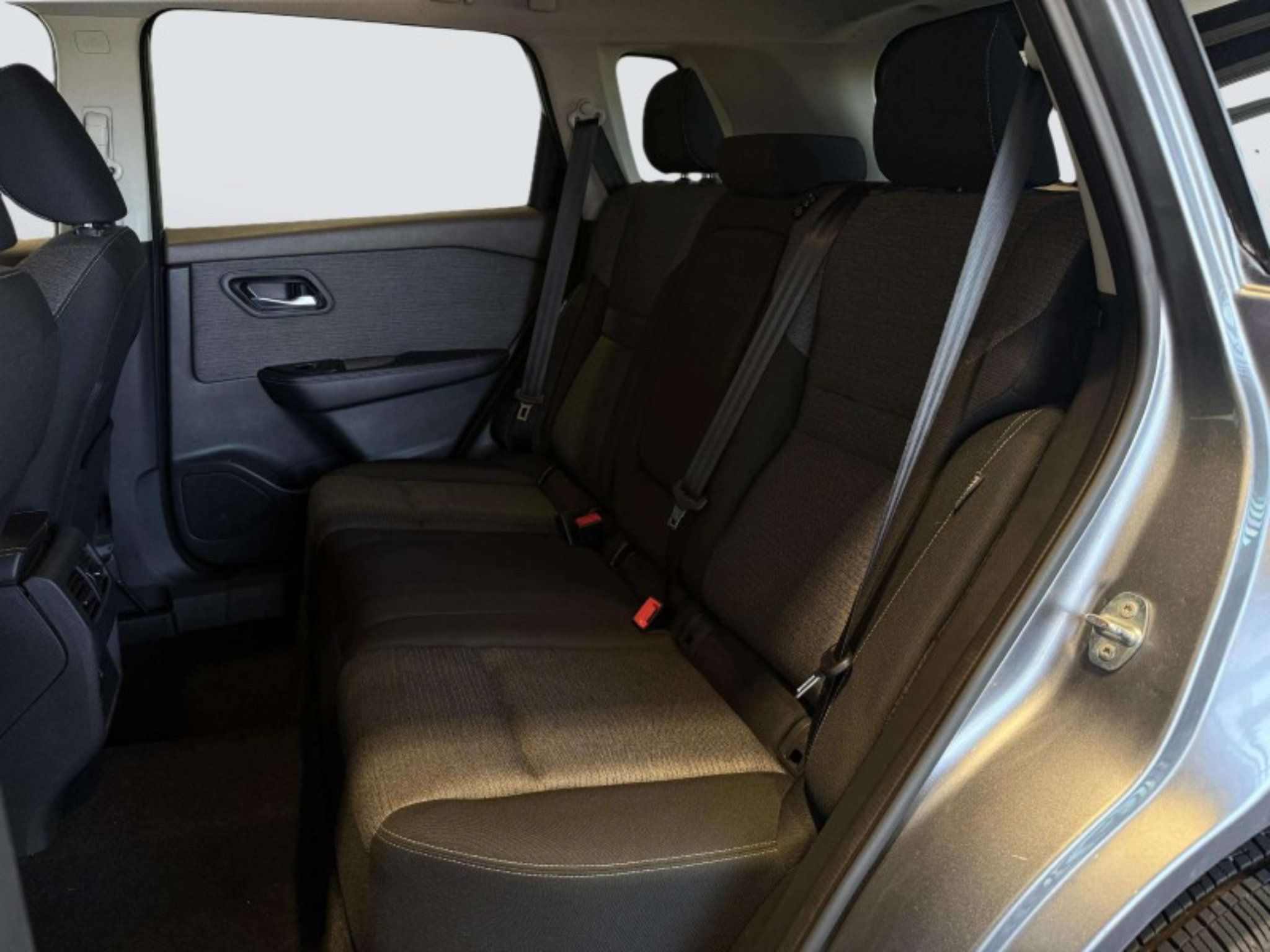 Used 2021 Nissan Rogue SV FWD image 28