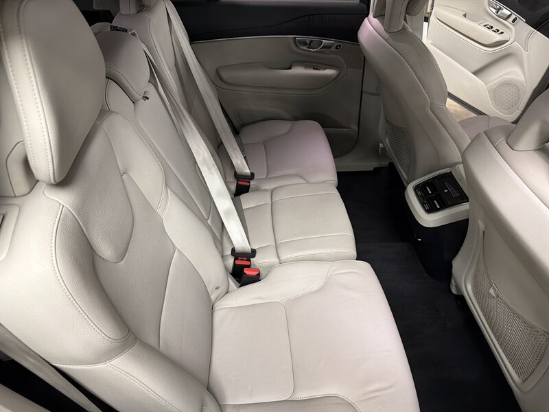 Used 2020 Volvo XC90 T5 Momentum AWD/4WD image 59